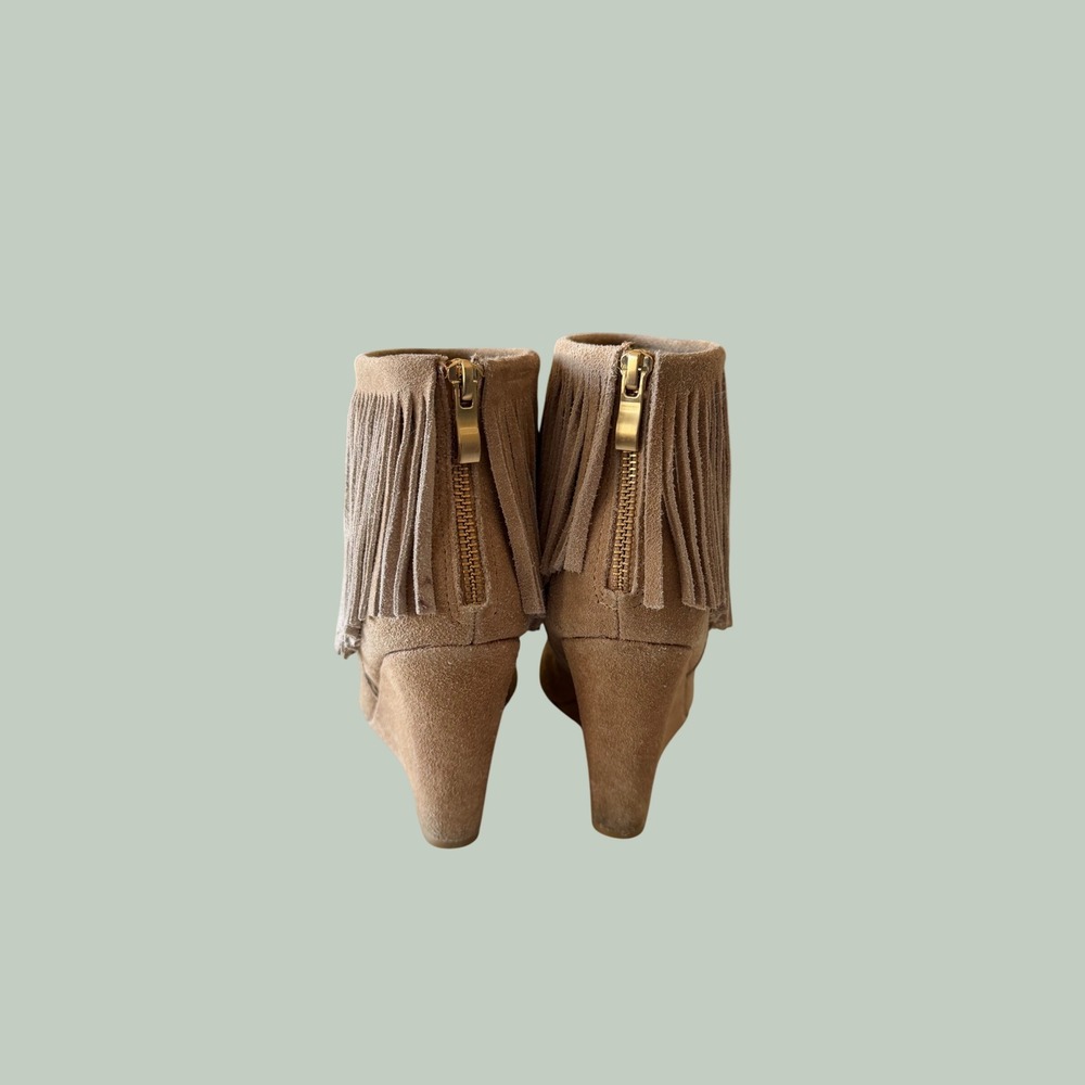 Chinese Laundry Arctic Tan Suede Fringe Wedge Booties Pointed Toe Size 6.5 - Picture 4 of 8